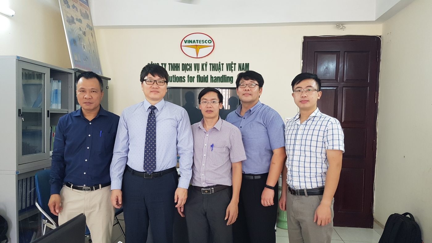 CEO Trần Quốc Chăm ký kết hợp tác với đối tác từ Hàn Quốc
